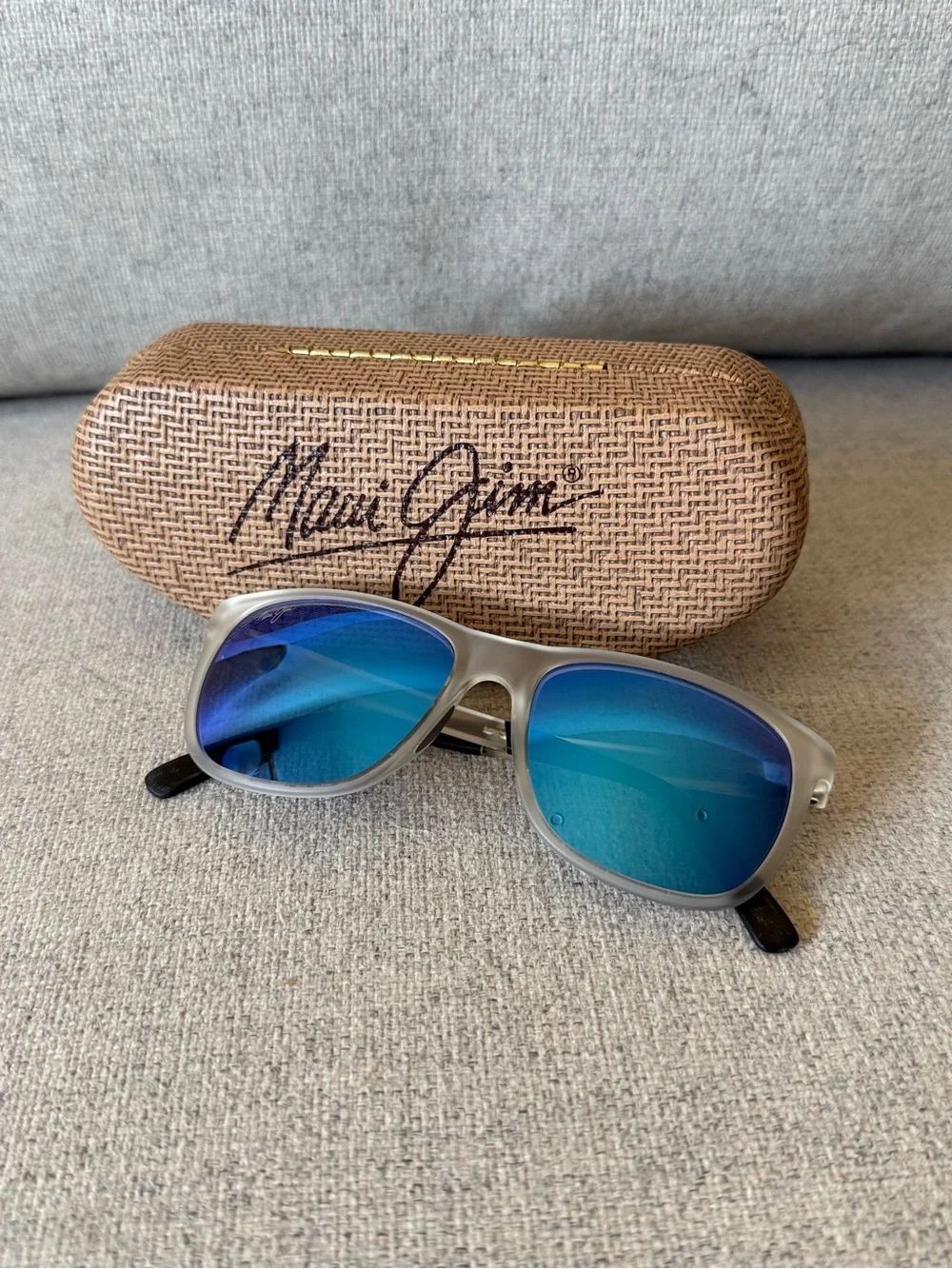 Maui Jim Tail Slide Frosted Crystal/Hawaii Blue Lens Unisex Sunglasses